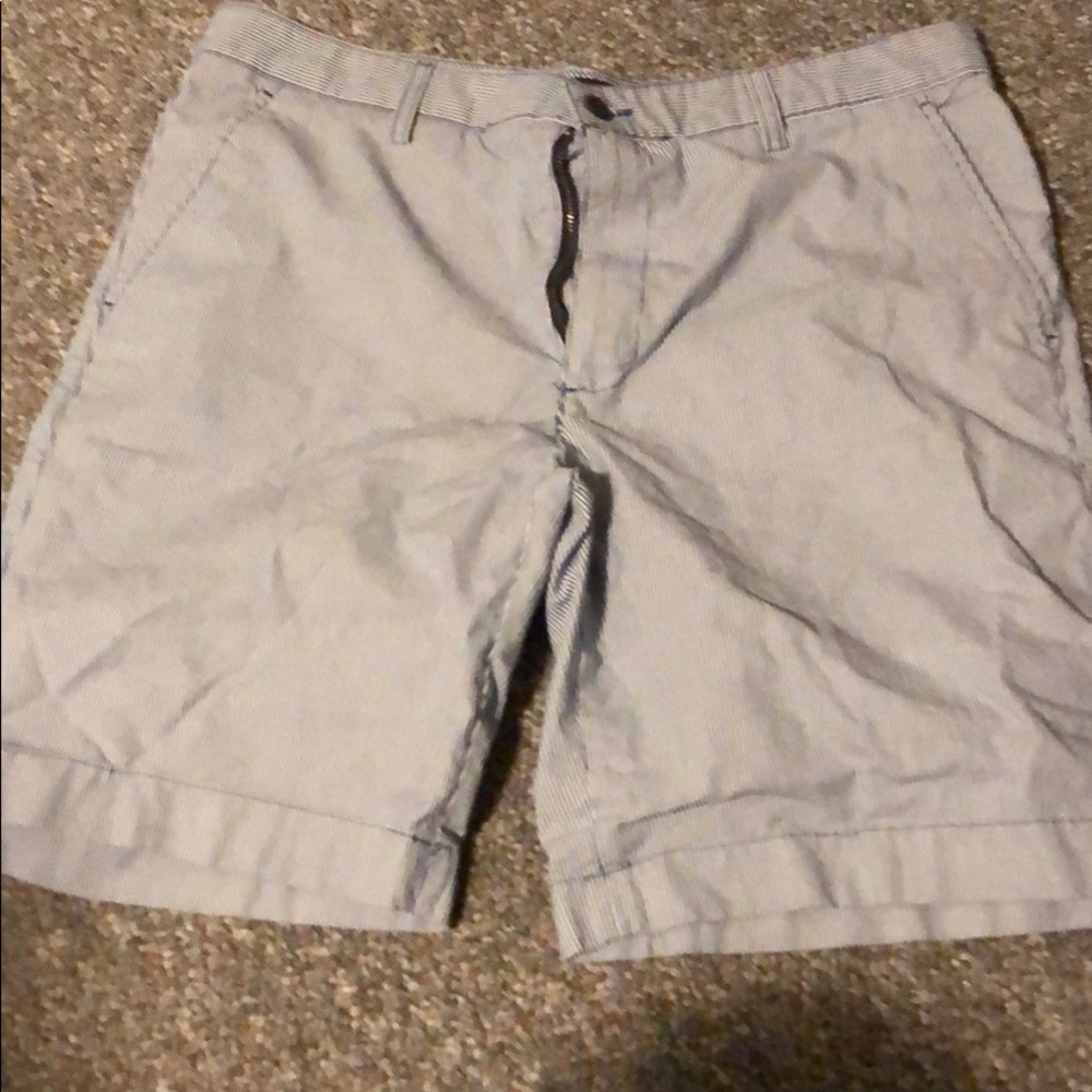 Use men's shorts by club room size 34